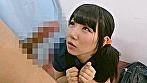 試着室で脱ぐのは合法的なのでズボンの裾上げ依頼中にチンチン露出 チラ見する女性店員の視線に秒でいきり勃ったチ〇ポ 女性店員は「仕事中なのでダメです･･･」と言いつつ勃起チ○ポに目がテン！！ サンプル画像14