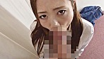 試着室で女性店員の顔が股間に急接近するズボンの裾上げ フェラ妄想で思わずチ〇チン露出 見られたら更に大きくなるチ〇ポに女性店員は「お客様･･･困ります･･･」と言いつつ勃起チ○ポに目がテン！！ サンプル画像14