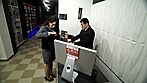 終電を逃した人妻OL達が、初めてのマンガ喫茶でやらかした醜態っ！！ サンプル画像15