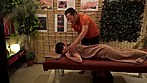 カーテン1枚隔てた隣人を気にしながら感じまくるオイルマッサージ～カップル、姉妹、姉弟編～ サンプル画像21