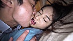 えっ！！友達のカノジョが僕の布団の中に潜り込んできたっ？！「ねえ、しよっか？布団の中だったらバレないからしてもいいよ」 4 サンプル画像19