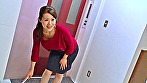 僕を誘惑しているのか、社宅に越して来た人妻が妙にセクシーな仕草を連発してくる。これは覚悟を決めてヤルしかないっ！！ - Image 6