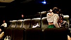 映画館で欲情する人妻 - Image 5