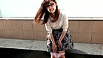 素人のオマ○コのエキスがたっぷり染み込んだ脱ぎたて生パンティーを売ってもらいました！！ サンプル画像2