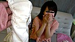 素人のオマ○コのエキスがたっぷり染み込んだ脱ぎたて生パンティーを売ってもらいました！！ サンプル画像17