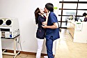 唾液が糸を引くほど舌を絡ませてキスせがんでくる接吻好き後輩 足立友梨 - Image 1