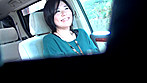 街で出会った清楚妻を車に連れ込みくどき落としてラブホでヌキまくり！ 今日、初めて会ったばかりなのにそんなに広げて見ないで！ サンプル画像1