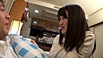 酔って帰ってきたダンナのチ○ポをしゃぶる奥さん そのエロ尻をドアの隙間から覗き見ていた部下は我慢できずチ○ポをヌルヌルのマ○コに即ハメ！ 2 サンプル画像18