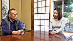 熟女 白昼の淫らな情事 清純妻は義父に熟れた秘部をいじられて･･･ 色っぽい生保レディーは絶倫オヤジに狙われる - Image 1