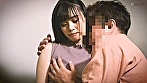 デリ呼んだら超気まずい知人が来た！普段ならありえないけど「お金もらって何もしないのは･･･」と彼女の気づかいに危険な生挿入！？ 6 サンプル画像9