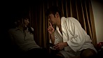 出張で泊ったホテルに呼んだマッサージ師はチョット年増だけどいい女だったので酔ったふりして口説いてみたら、股間をマッサージし始めてきたからチ○コがビンビン！「責任を取れ！」と強引に挿入したら実はセックスがしたかったようでカラダを震わせイキまくった 4時間 サンプル画像1