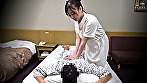 素人限定。出張メンズエステ盗撮 ギンギンチ○ポでチャンスをうかがう･･･。隠れ巨乳人妻エステティシャンに中出ししちゃいました。 サンプル画像1