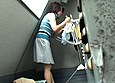 女子大生の1人暮らしの自宅に侵入して染み付きパンティやらTバックやら撮れました！！ サンプル画像17