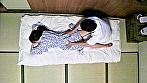 オイルマッサージに来た人妻を感じさせて逆に求められてハメちゃいました。 サンプル画像13
