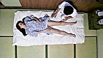 オイルマッサージに来た人妻を感じさせて逆に求められてハメちゃいました。 サンプル画像15