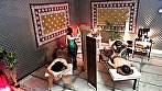 下半身をマッサージされてウッカリ勃起しちゃったら･･･ セラピストさんが跨がってきたんです♪ サンプル画像1