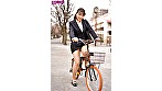 リクルートスーツがはちきれんばかりのデカ尻を面接官に視姦されている就活妻あおいさん（27）念願のおしり圧迫面接で満足