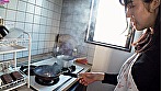 料理も洗濯もまともに出来ないドジで不器用なセフレ（人妻）ですが･･･実はとても優秀なハイスペック肉オナホなんです。 わかさん（26歳） - Image 1