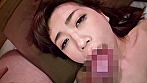 旦那と2年間セックスレスの禁欲妻はとにかく欲求不満！！ 強すぎる性欲で隣人にNTR誘惑！！潮吹きガクガク痙攣イキまくり！！ 大浦真奈美 サンプル画像12