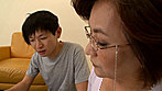 おばさん家庭教師 ～お子さんの童貞卒業させてあげます～ 鈴木光代 五十三歳 サンプル画像3