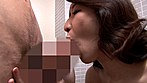 いやらしいおばさんの艶仕掛け 上村みなみ 三十三歳 サンプル画像17