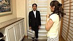 父さんが戻ってくるまであと1分！！突如ムラムラしてきちゃった母と息子の抑えきれない猛烈交尾！！ 澤村レイコ サンプル画像21