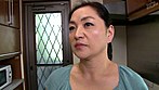 淫語母 淫語連発で勃起を誘い息子を味わい尽くして･･･ 狭山千明 五十歳 サンプル画像9