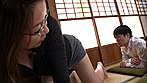 じっとり蒸れたパンチラおばさん 30人4時間 サンプル画像21