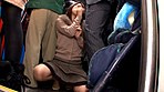 「キスまで3cm もう一度逢いたい！みんなのオキニ妻に満員状態で息がかかるほど密着したらヤられた」VOL.1 サンプル画像21