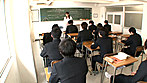 「40代になって性欲が増した女教師が内緒で付き合う教え子の暴走チ○ポを学校内でも優しくヤってあげている生現場をのぞく」VOL.1 サンプル画像3