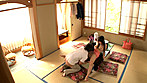 「『パンツ見られたぐらいで興奮するわけないでしょ』強がりな姉のスカートの中を真下からじっくり鑑賞しながらセンズリを見せつけたらパンツを濡らしながら腰を振ってきた」 サンプル画像21