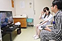 「真夜中の採精室でAV鑑賞 2人きりの状況で勃起した患者チ○ポを握らされた人妻看護師はセクハラされても嫌じゃない」 VOL.1 サンプル画像1