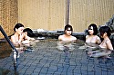 「おちんちん大きくさせてごめんね」子供だから大丈夫だろうと女湯に一緒に入った甥っ子がおっぱいだらけの状況にフル勃起！慌てた叔母さんがこっそり抜いてくれました 欲求不満の人妻ハーフ顔叔母さん Gカップ