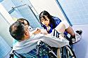 シーン13：職業体験で出会ったグルの介護士に陰部浄と騙され亀頭指先こちょこちょ手コキを指導され射精させてしまうウブ