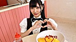 頼まれると断れないメイドさんは断れずに、男性におしっこをかける過剰サービス！さらに敏感体質で大量潮吹き！ - Image 1