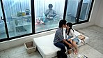 一般男女モニタリングAV マジックミラーの向こうには大好きな彼氏！2人っきりの密室で素人女子大生が童貞で悩む彼氏の友達と1発10万円の中出しSEXで筆おろしに挑戦！ 2 サンプル画像1