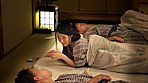 一般男女モニタリングAV 温泉旅館で見つけた大学生限定 素人女子大生が男友達と人生初の生挿入で1発10万円の連続射精セックスに挑戦！30cm横には何も知らずに川の字で寝ている彼氏！声を出せない状況に興奮する2人の寝取られ生中出しは1発だけじゃ終わらない！！ 4 サンプル画像1