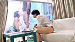 一般男女モニタリングAV マジックミラーの向こうには大好きな彼女！他の男に寝取られる姿を彼氏が最後まで見ることができたら100万円！巨乳の彼女は‘30cm横で彼氏に見られている’とは知らずに彼氏とは比べ物にならない巨根にオマ○コ本気濡れ！ - Image 5