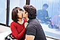 一般男女モニタリングAV マジックミラーの向こうには愛する旦那！心優しいメガネ巨乳妻に童貞のフリしたデカチンAV男優が快楽失神しても止めない超激ピストン！ サンプル画像1