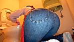 家事代行おばさんのピタパン尻に我慢できずにバックからねじ込むデカチン即ハメ！ 10 「旦那がいるから･･･」断られても強引にイカせるイケメンの高速ピストン口説きSEXを完全収録！！魅惑の若チ○ポに心奪われたデカ尻妻が旦那では味わえない連続絶頂合計49回！ 画像1