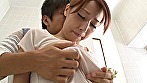 お胸のポッチは何だろな？着衣ノーブラに興奮する息子たち 30人8時間 サンプル画像9