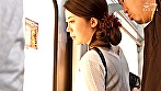 よりによって通勤時間に･･･満員の中で身動きが取れない人妻ラッシュアワー40人8時間 画像1