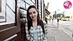 ロスでナンパしたやせ巨乳女子大生が頼んでもないのにイラマチオしてくるめちゃ性格良し子ちゃんだった リリー（18歳） サンプル画像1