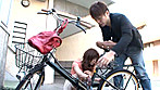 女の子と2人きりの時、たまたまその子のブラとパンツが見えて思わず勃起してしまい、それに気づいた彼女が･･･ サンプル画像1