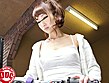 偶然見かけた巨乳女の余りにハリのある胸に見とれていたら、服がはち切れそうな程で乳首が丸わかり！？見られる事に興奮した彼女の乳首は更にビンビンに立って･･･