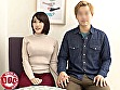 『愛し合う夫婦が残したいメモリアルヌードフォト』と題された雑誌の企画と妻を騙し、絶倫チ○ポ男と素肌密着偽撮影会で寝取られ検証！！旦那よりも若くてカチカチに反り返ったチ○ポがマ◯コまで3cmに超接近して奥さん急激欲情！？旦那が近くにいるにも関わらず生中出し！！13発！！ 4 サンプル画像1