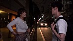 「お願い！今日だけ彼氏のフリして！」 執拗に復縁を迫る元彼に頭を抱える女友達のために新しい彼氏役を引き受けたはいいが、疑い深い元彼の追及はエスカレート！！ 目の前でキスをさせられ、おっぱいを揉まされ･･･挙句にセックスをさせられる羽目に！？ 画像21