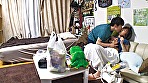 イケメンが熟女を部屋に連れ込んでSEXに持ち込む様子を盗撮したDVD。95～強引にそのまま中出ししちゃいました～ サンプル画像1