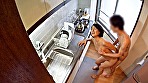 イケメンが熟女を部屋に連れ込んでSEXに持ち込む様子を盗撮したDVD。128～強引にそのまま中出ししちゃいました～ サンプル画像3
