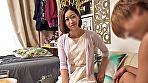 イケメンが熟女を部屋に連れ込んでSEXに持ち込む様子を盗撮した動画。 77 サンプル画像12